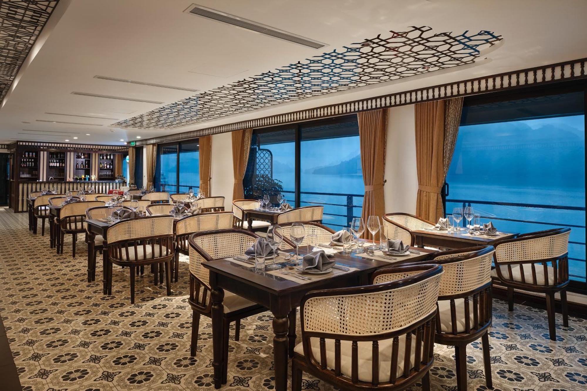 Era Premium Cruises Halong Hotel Ха Лонг Екстериор снимка