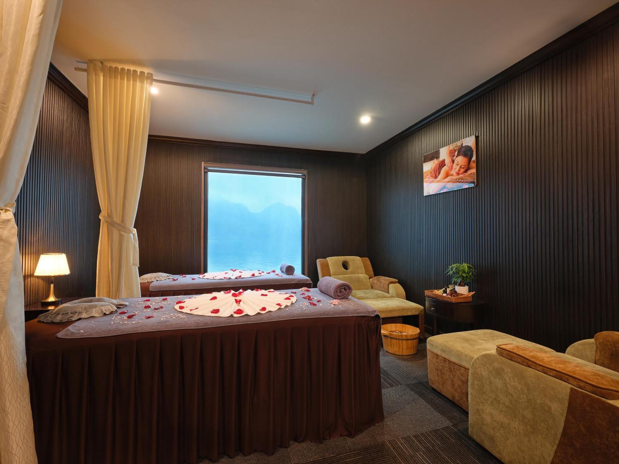 Era Premium Cruises Halong Hotel Ха Лонг Екстериор снимка