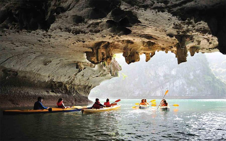 Era Premium Cruises Halong Hotel Ха Лонг Екстериор снимка