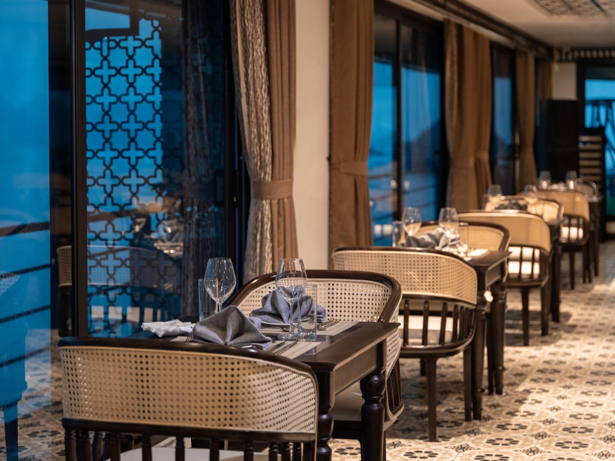 Era Premium Cruises Halong Hotel Ха Лонг Екстериор снимка